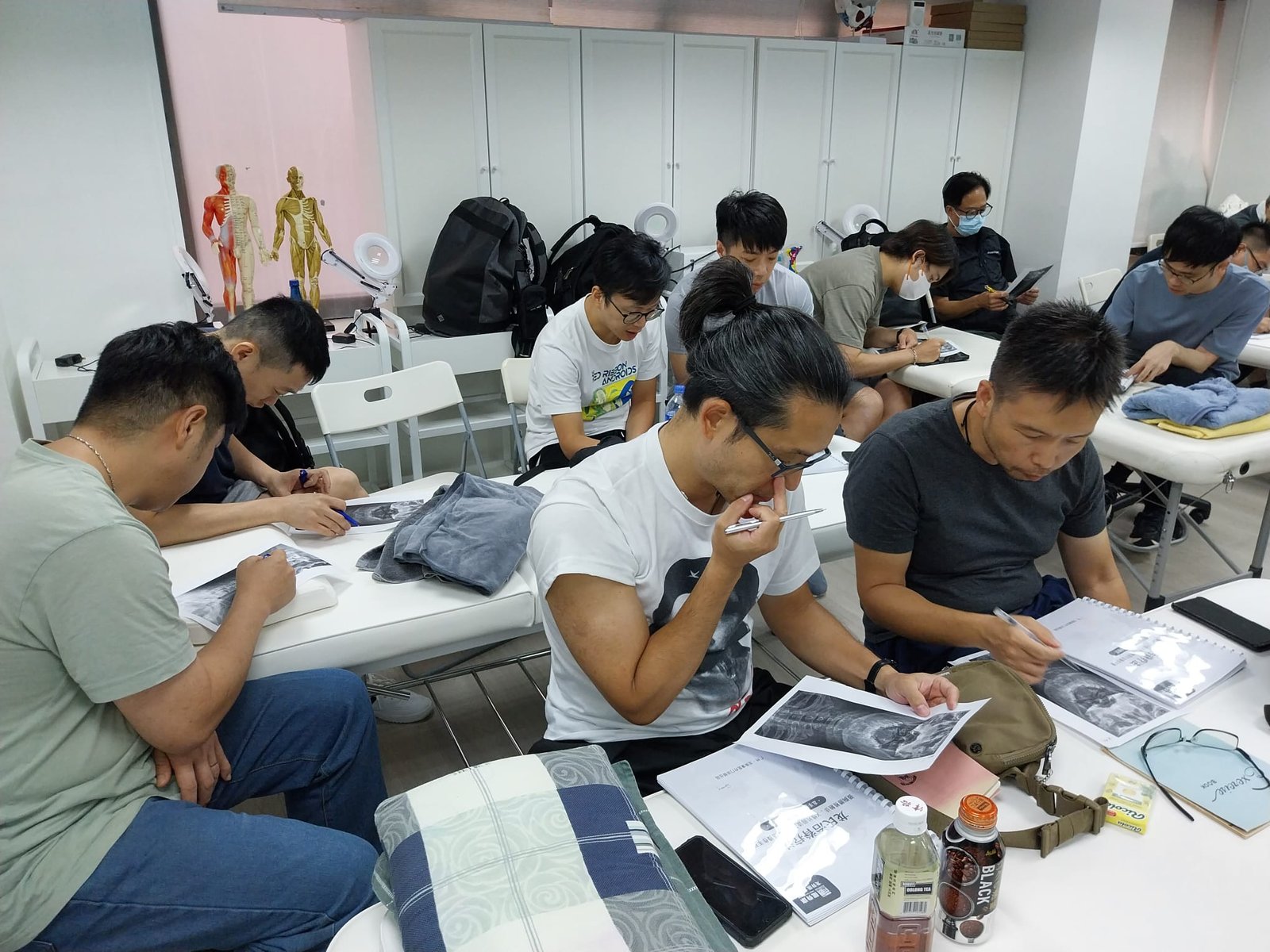 龍氏治脊療法 頸胸腰椎正骨複位學習課程 — 課堂實況